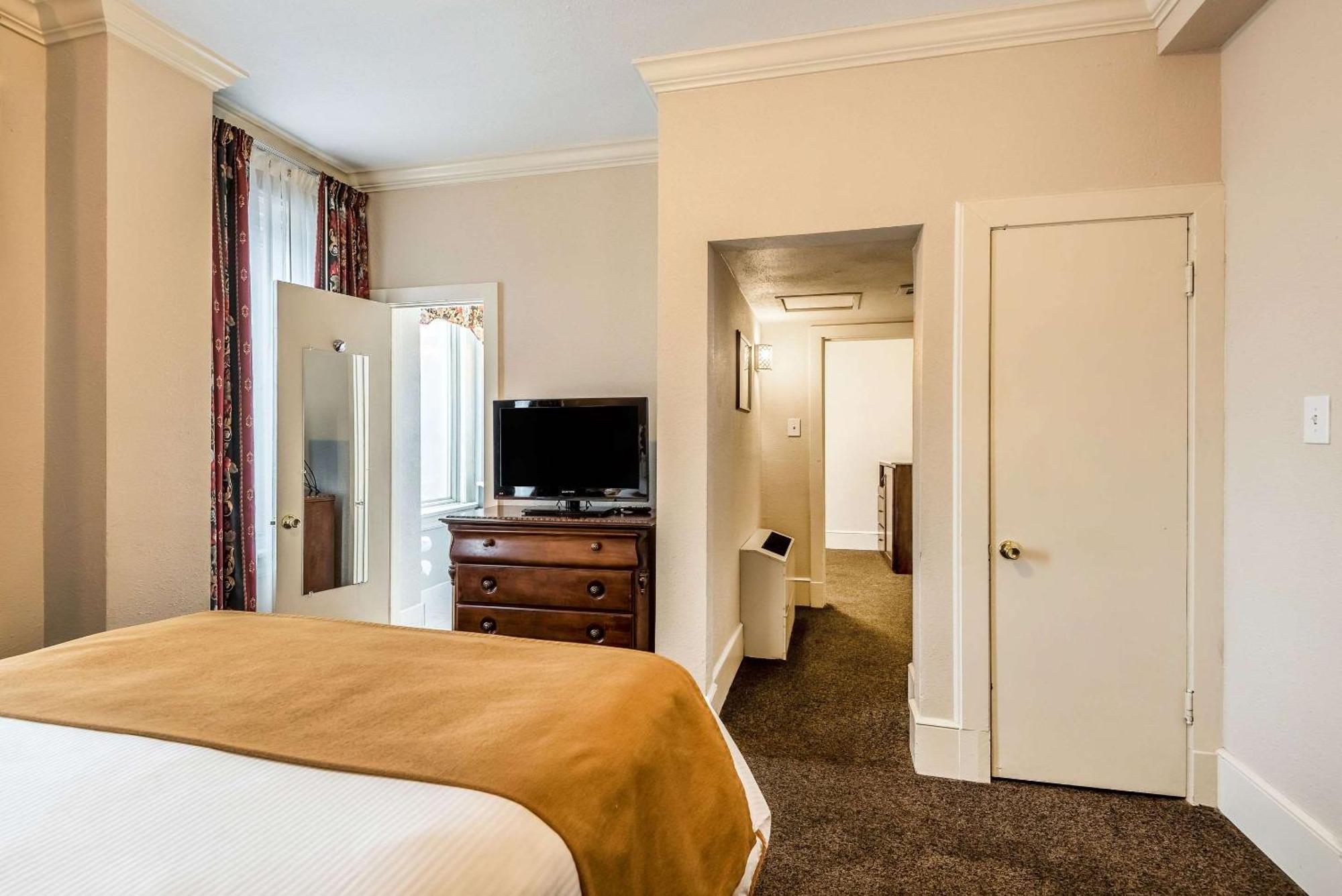 Hotel Bothwell Sedalia Central District, Ascend Hotel Collection Экстерьер фото